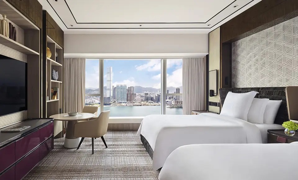 Four Seasons Hotel Hong Kong